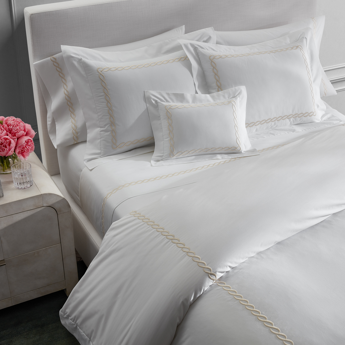 Lifestyle Shot of Full Bed Matouk Classic Chain Bedding