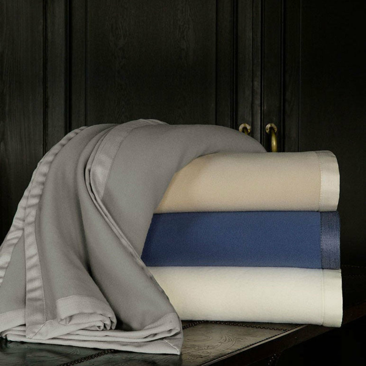 Sferra Olindo Pure Merino Wool Blanket Main Ivory Fine Linens