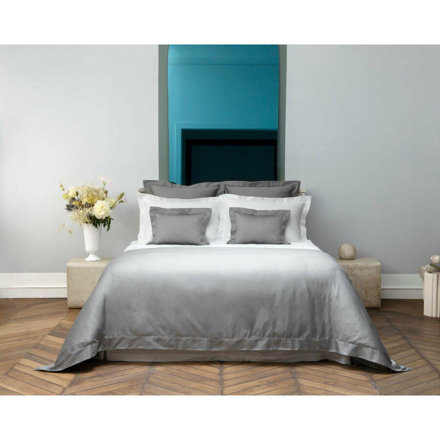 Yves Delorme Triomphe Bedding Platine Lifestyle Fine Linens
