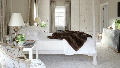 A Buyer’s Guide to Luxury Percale Sheets Fine Linens on Bed in Bedroom Nightstand