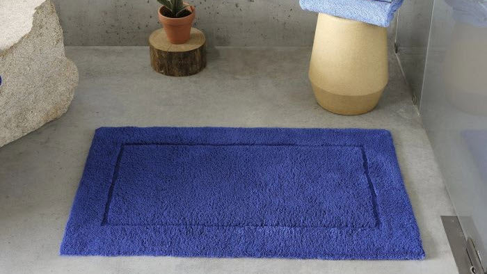 Must bathroom rug
