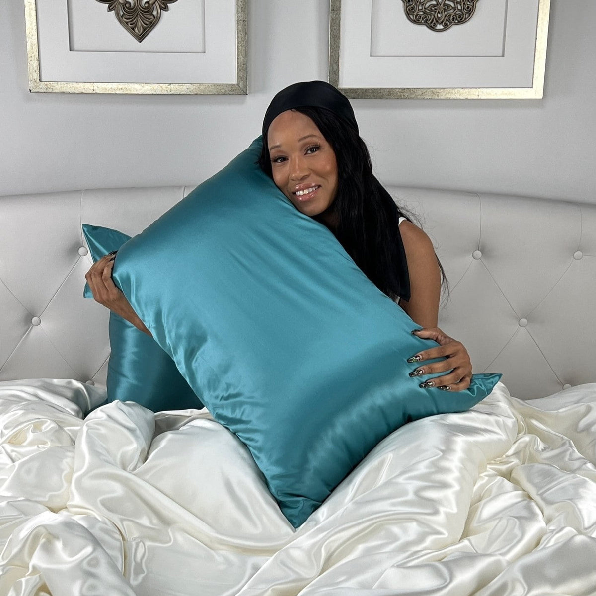 Soft Teal Silk Pillowcase with a Lustrous Sheen, Offering a Smooth and Luxurious Touch