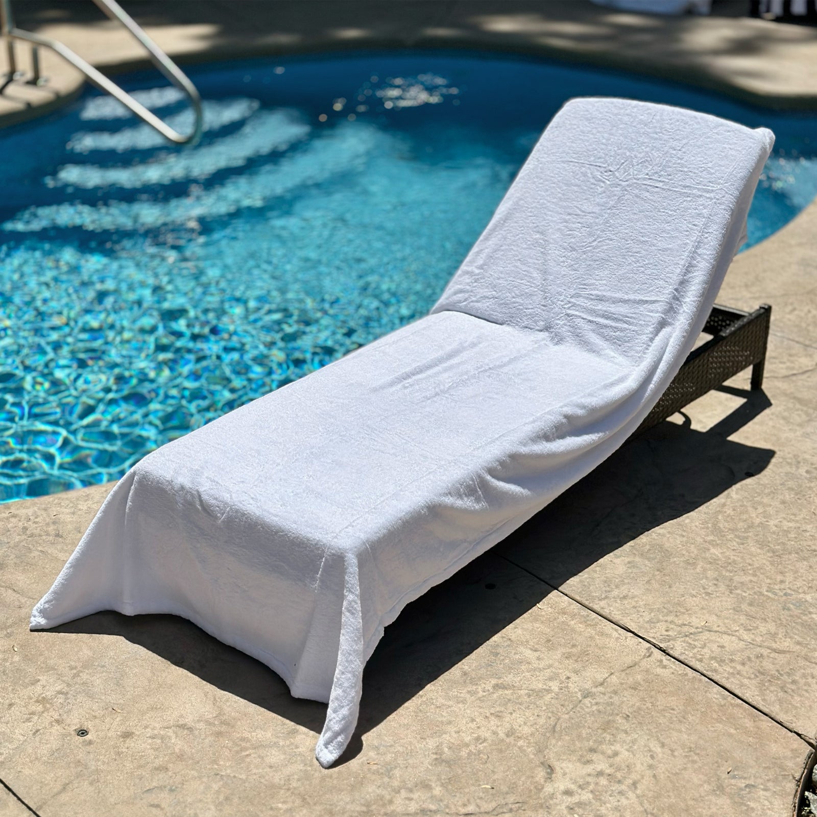 ARLU Home Lounge Chair Cover White by the pool