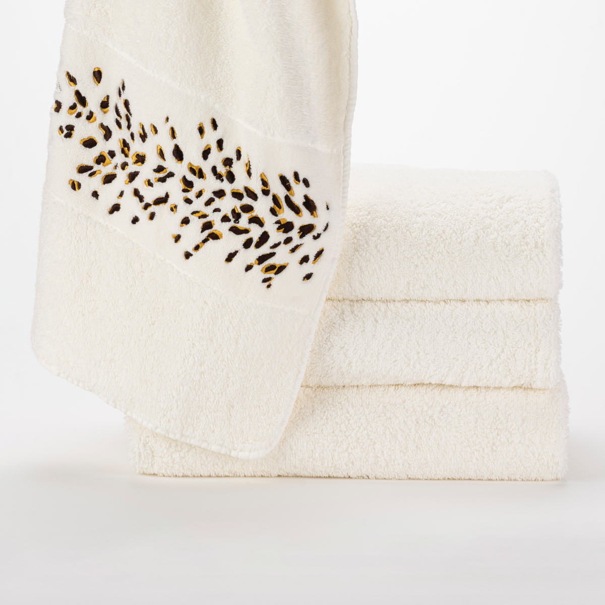 Hanging Abyss Bengale Hand Towels in Gold Color