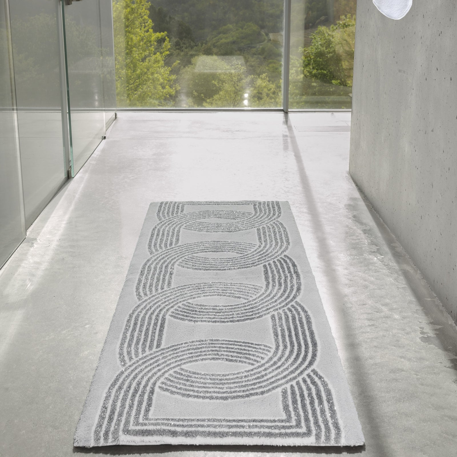 Lifestyle Shot of Abyss Habidecor Deauville Bath Rug in Color Silver (900)