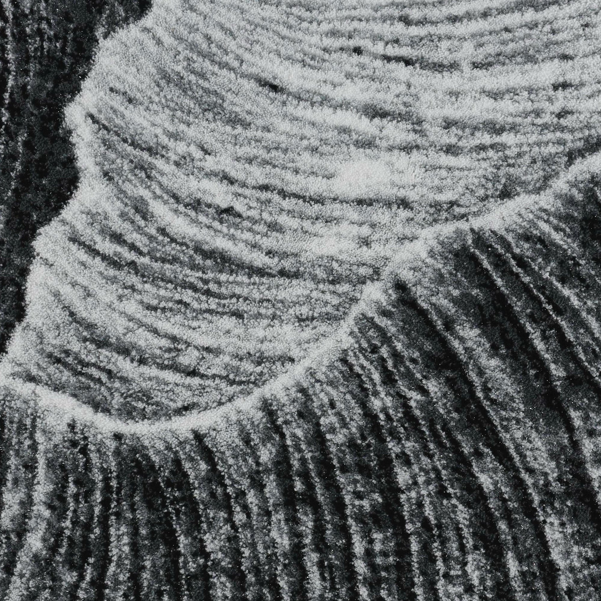 Silver (900) Abyss Habidecor Yoji Bath Rug underneath lavatory 