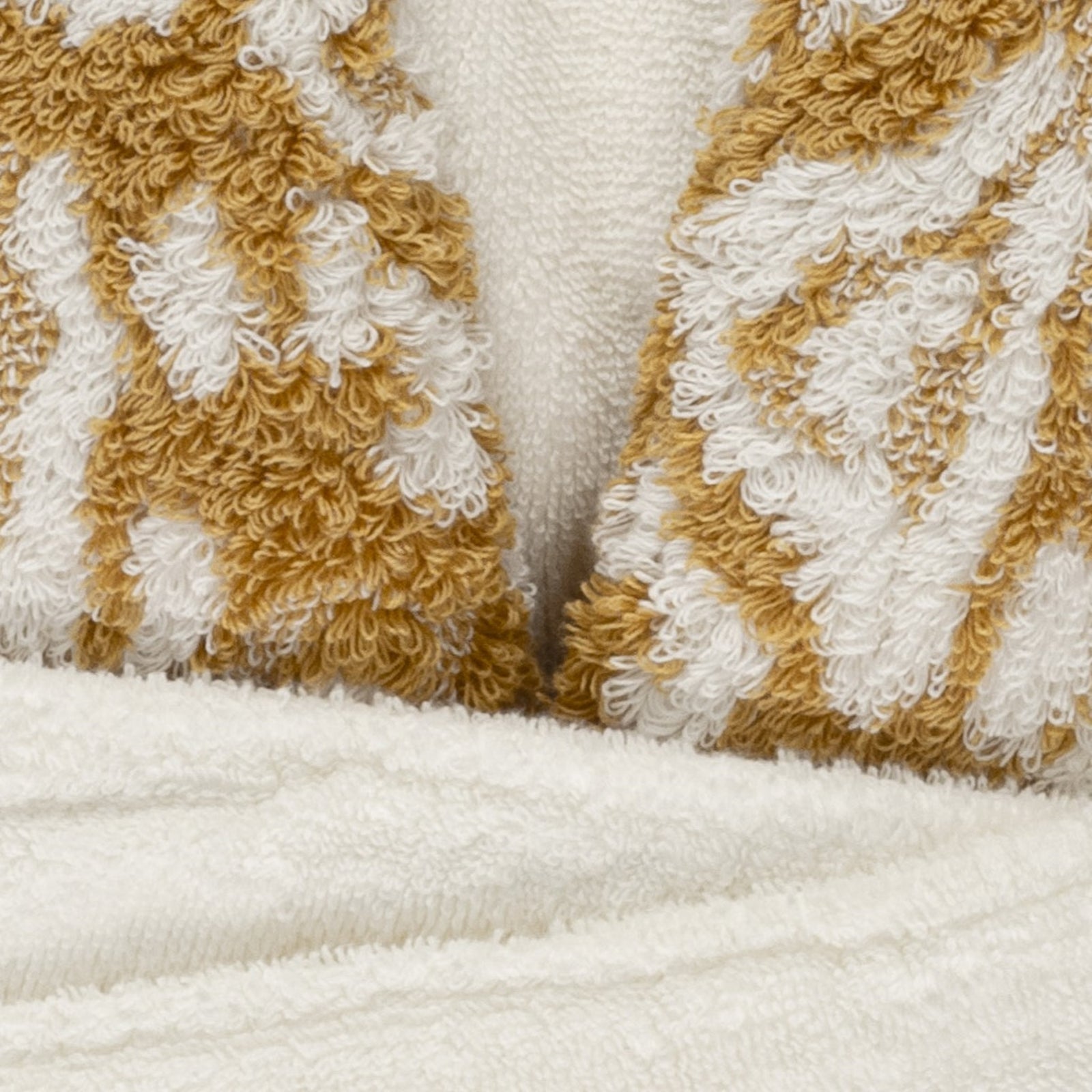 Model Wearing Abyss Sauvage Bath Robe