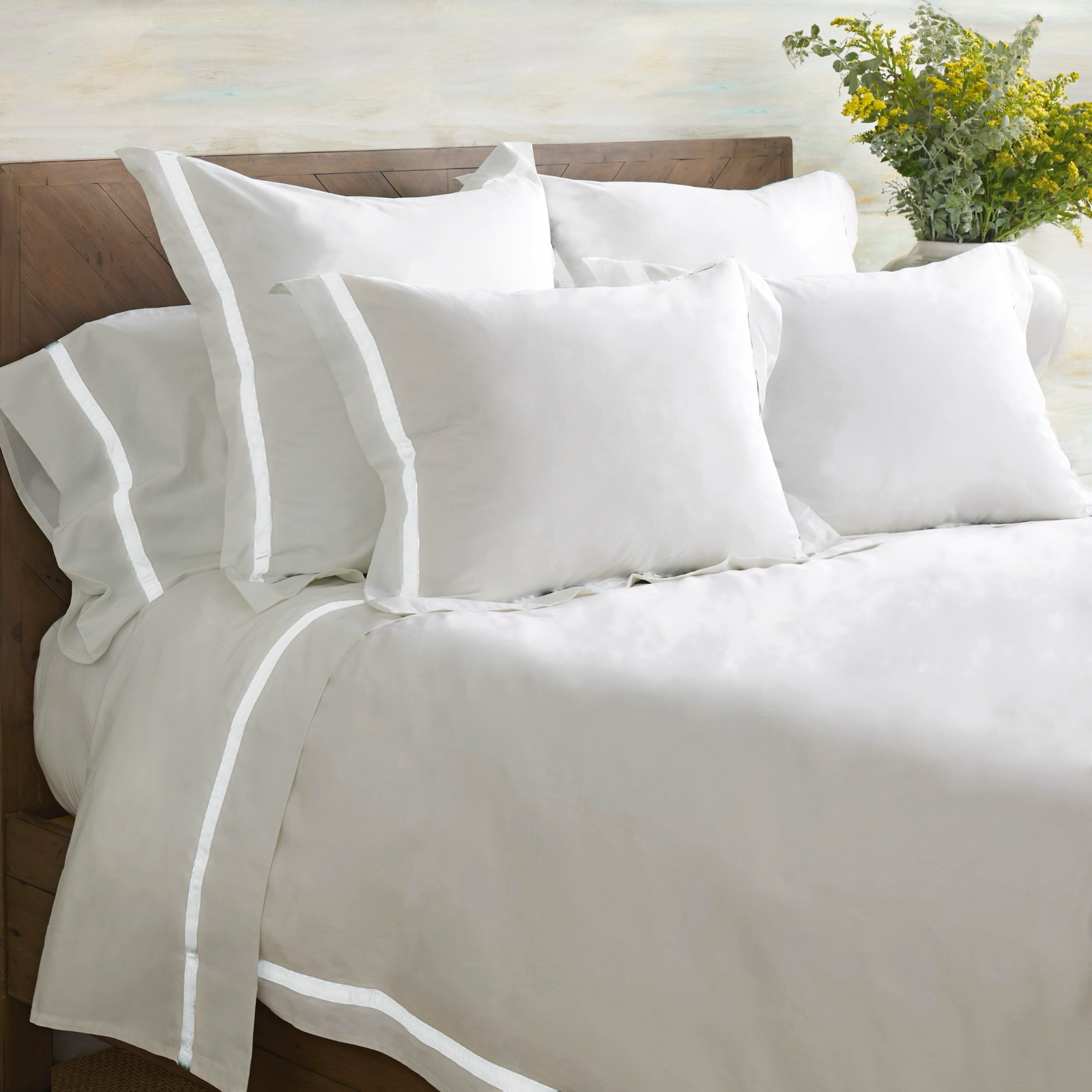 White Ann Gish Ready-to-Bed 2.0 Cotton & Trim Bedding