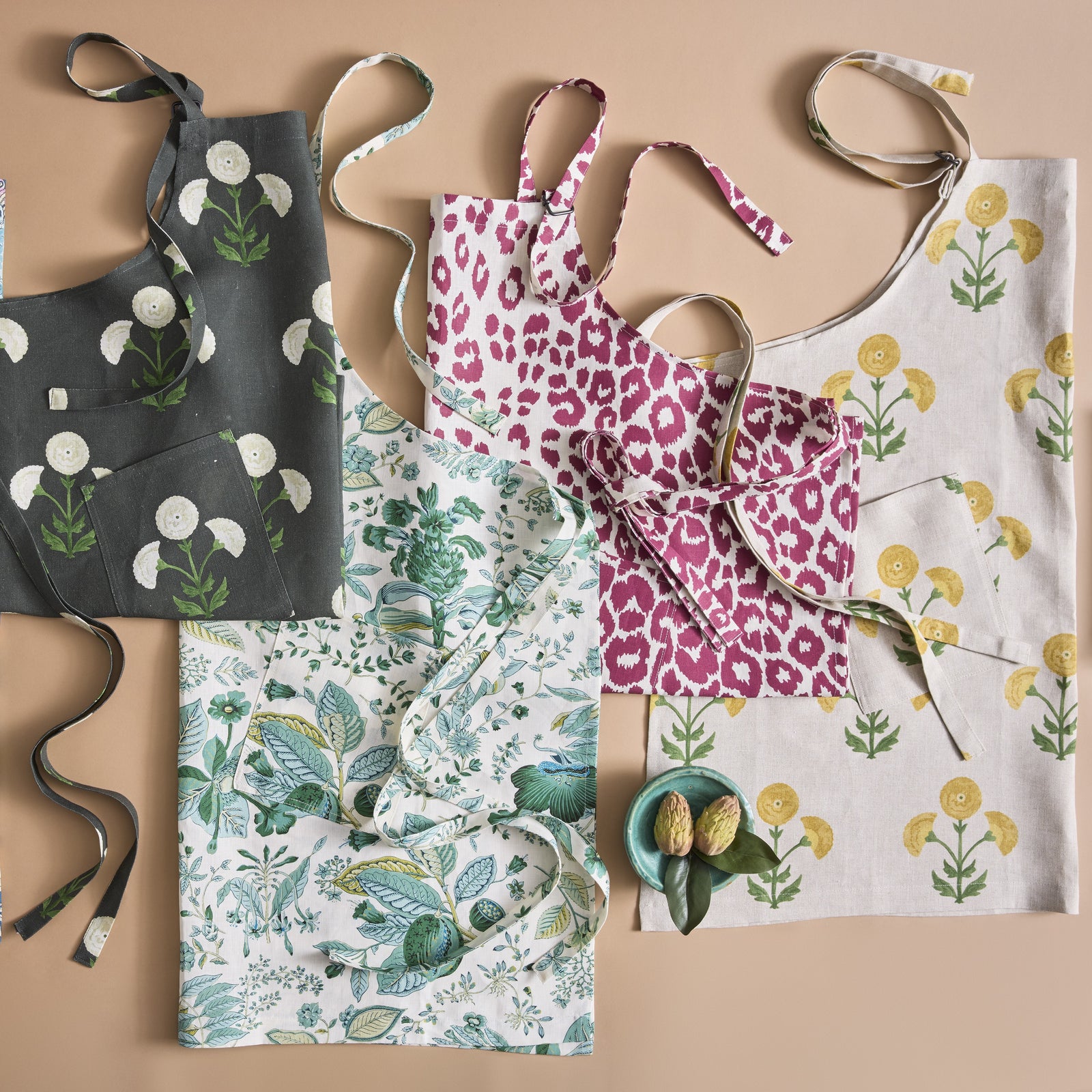 Matouk Schumacher Linen Apron in Iconic Leopard Crimson