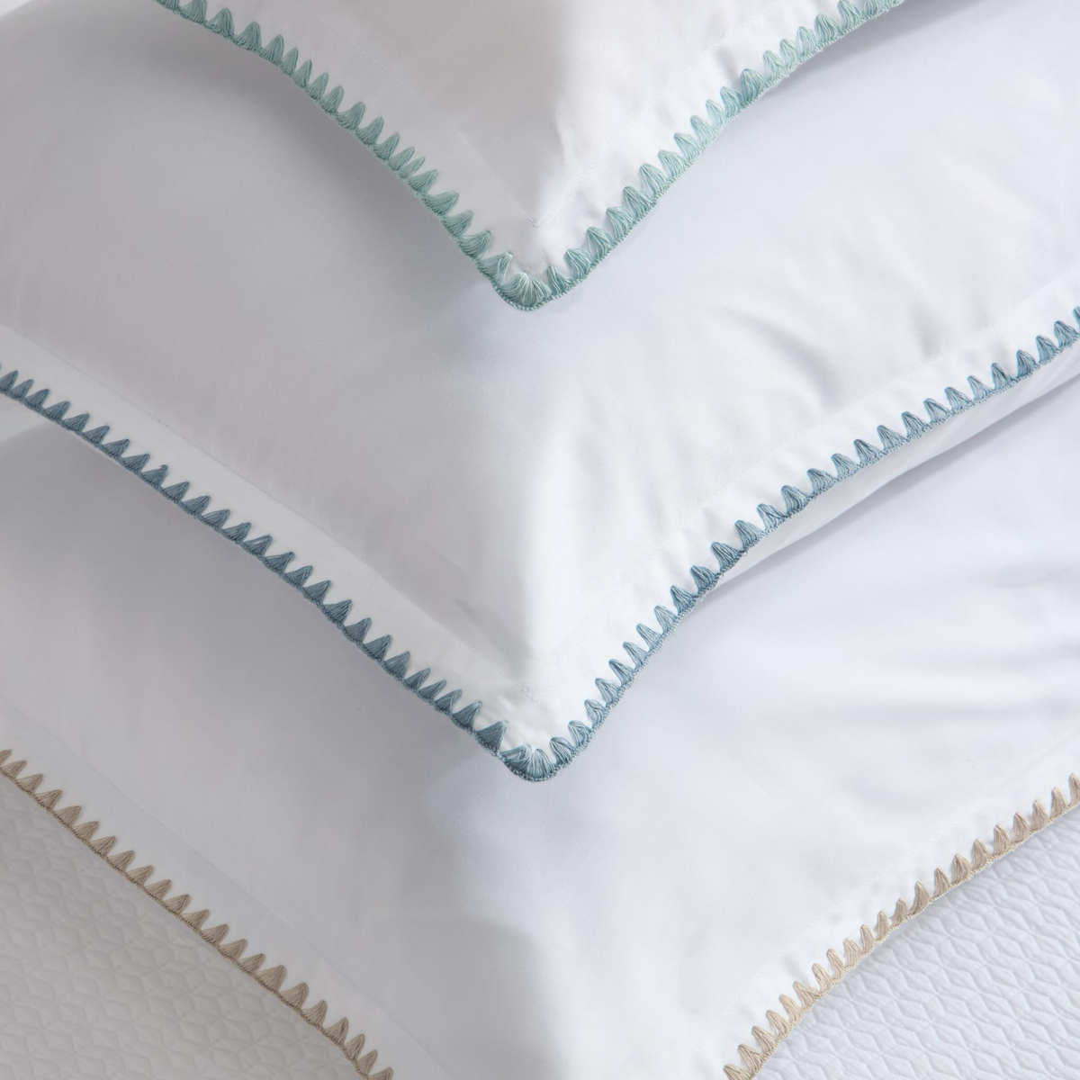 Detail View of BOVI Poppy Bedding colors