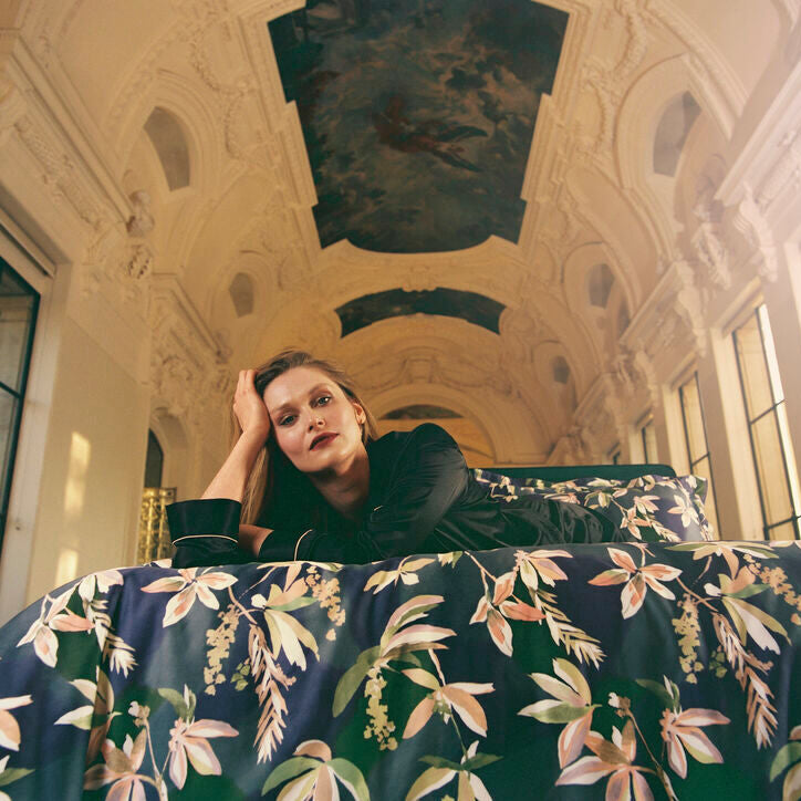 Yves Delorme Brume bedding with model on top