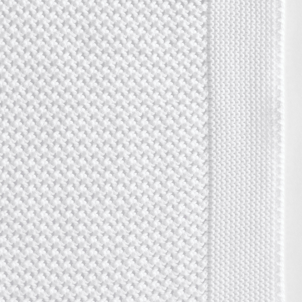 Swatch Sample of Celso de Lemos Balade Throw in White Color