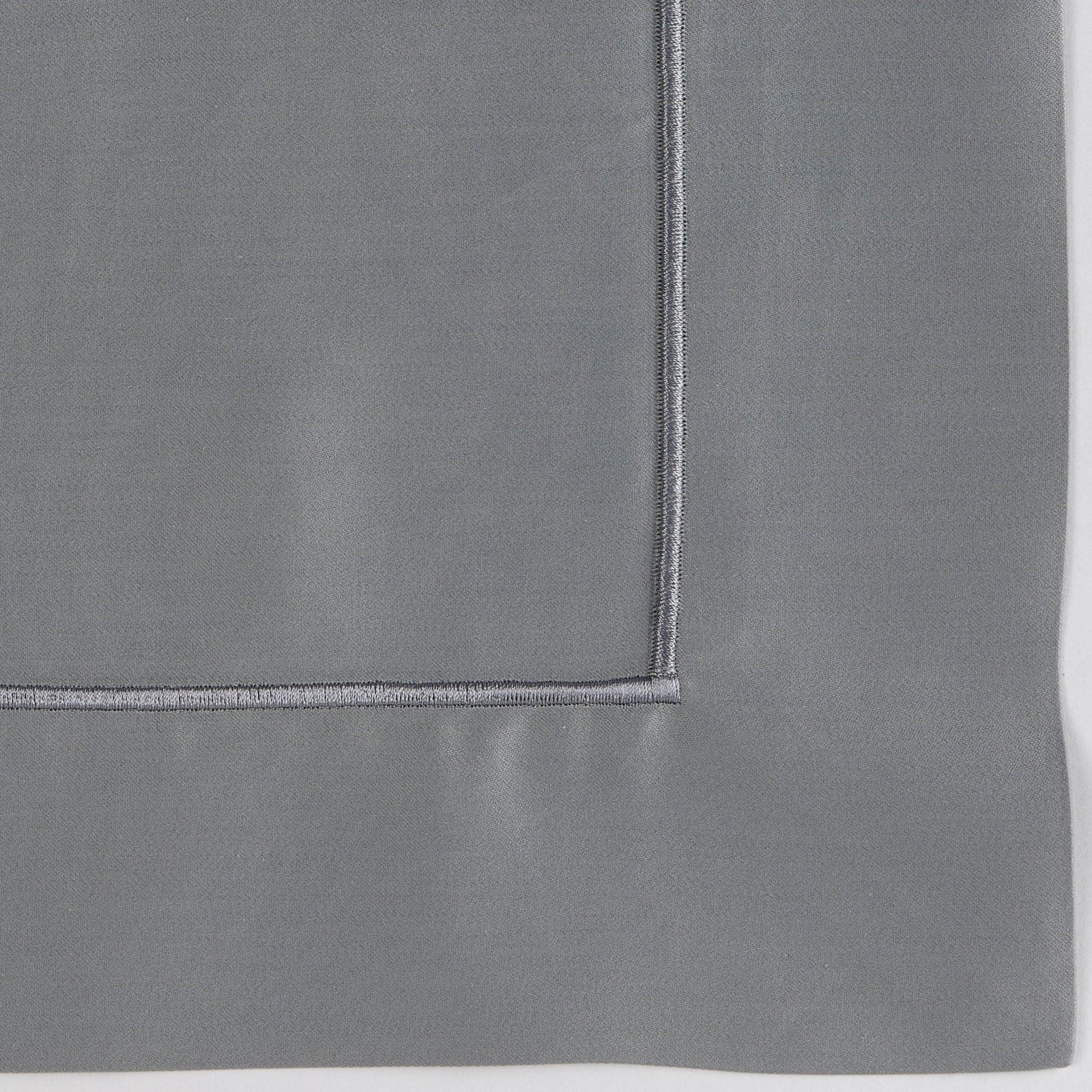 Side View of Celso de Lemos Bourdon Bedding Ardoise Color