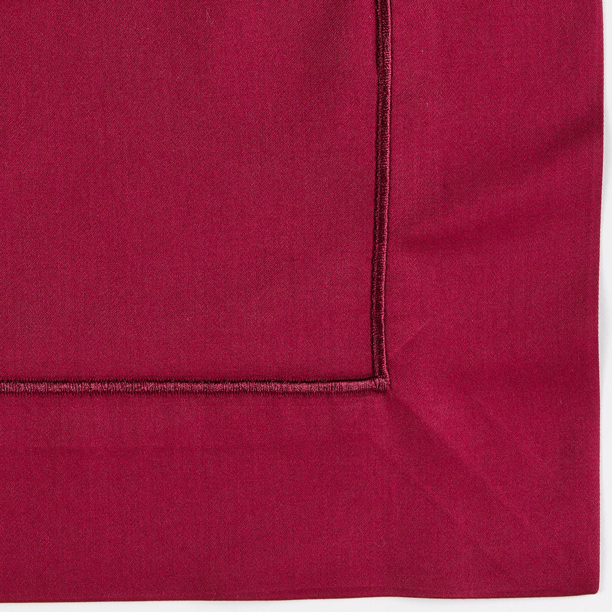 Closeup of Fabric of Celso de Lemos Bourdon Bedding Rubis Color