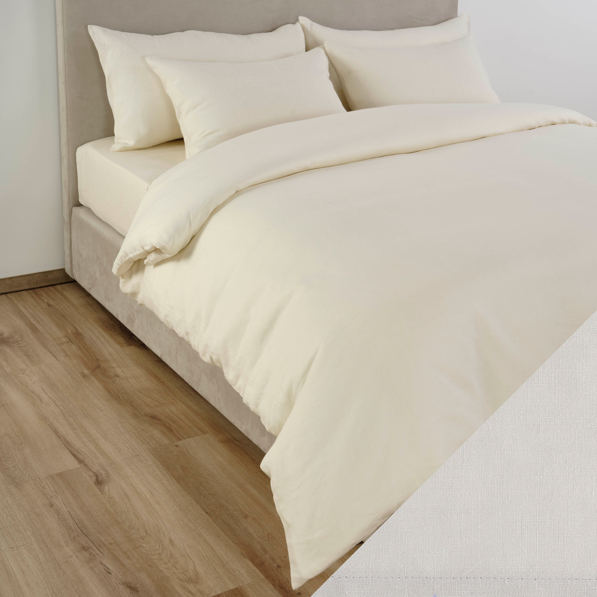 Cover Full Bed of Celso de Lemos Moon Collection in Perle Color