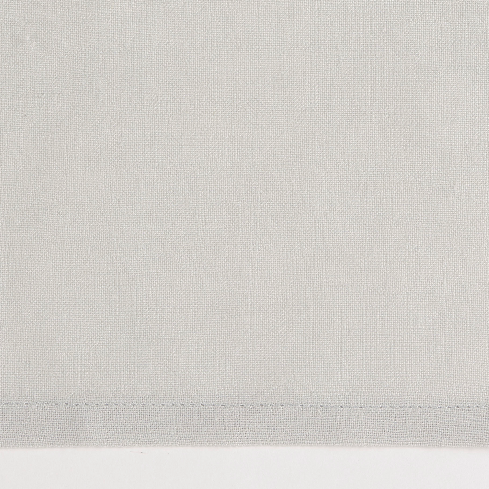 Cover Full Bed of Celso de Lemos Moon Collection in Perle Color