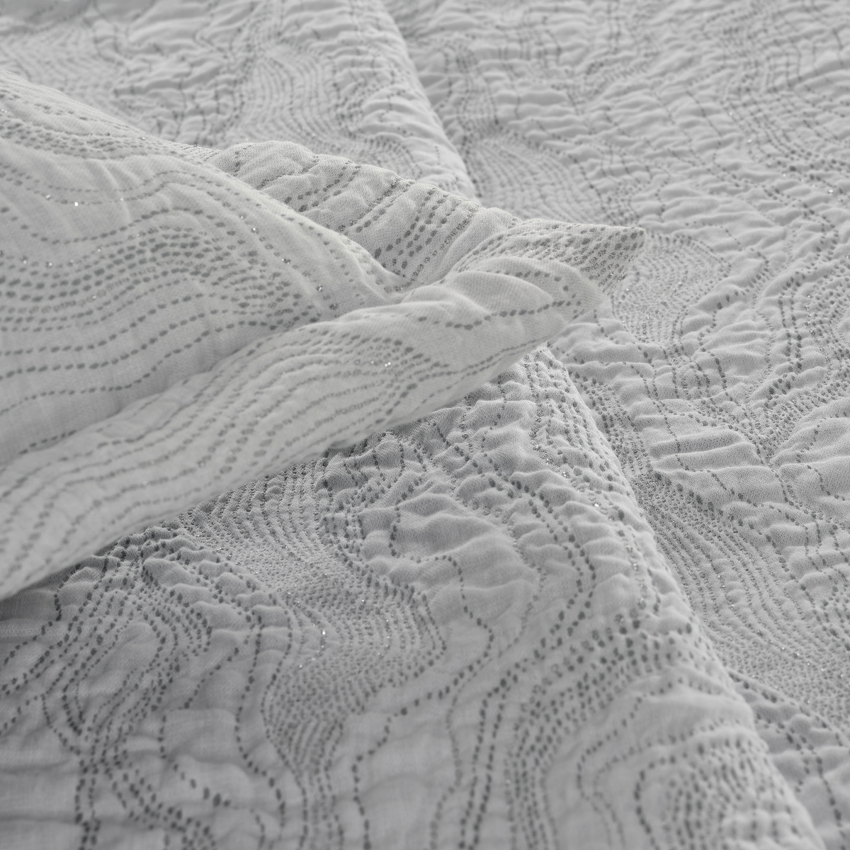 Celso de Lemos Perle Bedding Close Up of Corner Of Pillow Silver