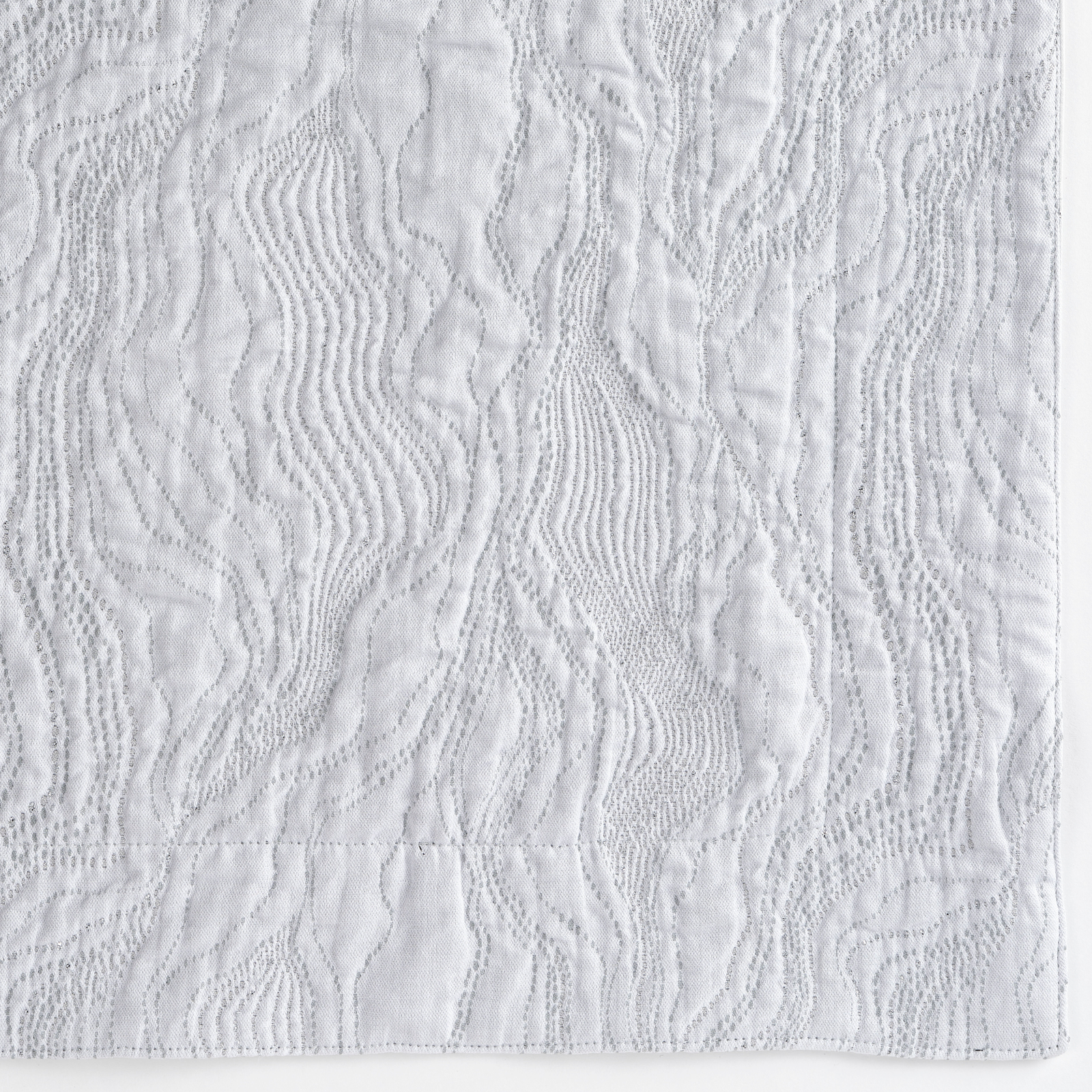 Celso de Lemos Perle Bedding Corner View Silver