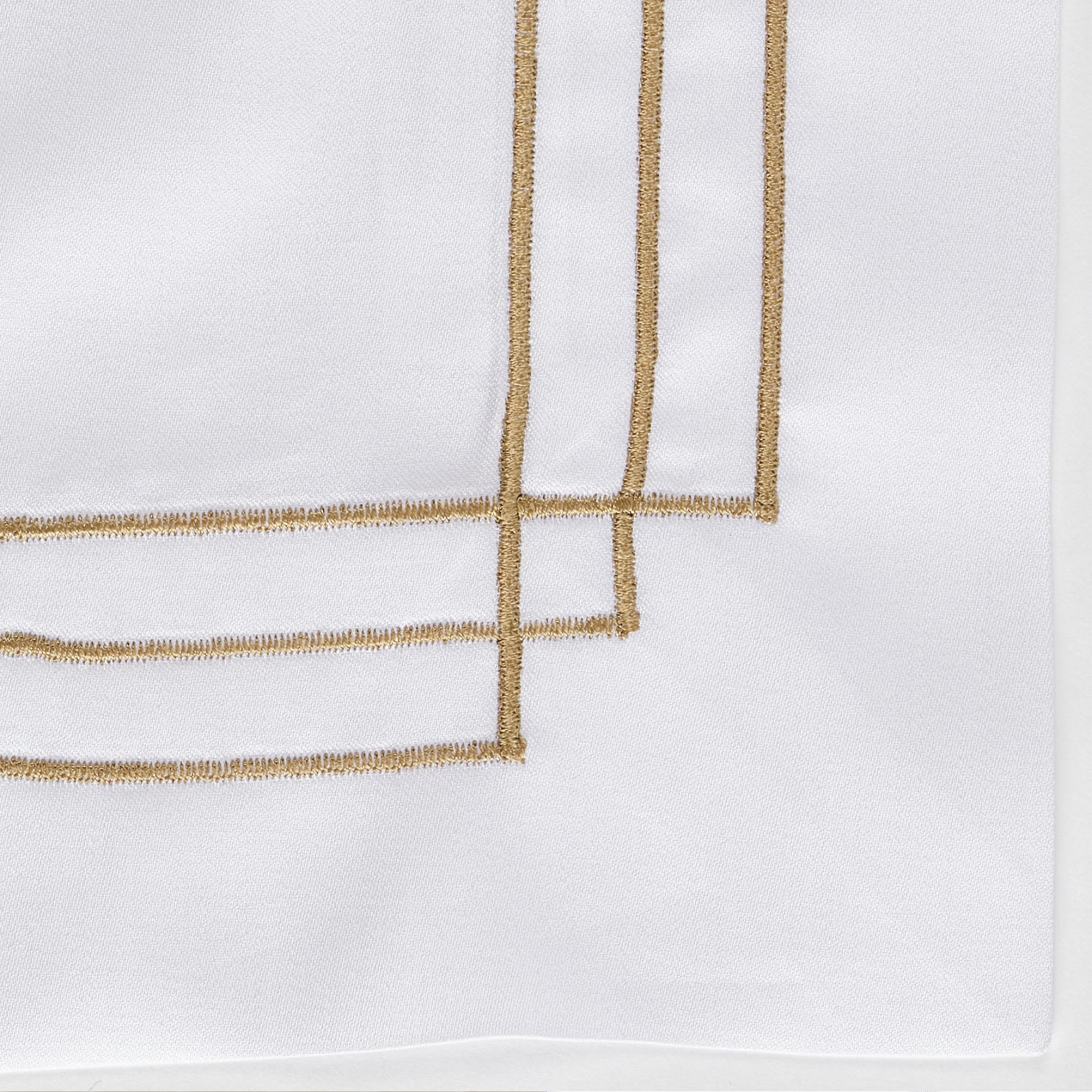 Celso de Lemos Quadra Bedding with Gold Swatch