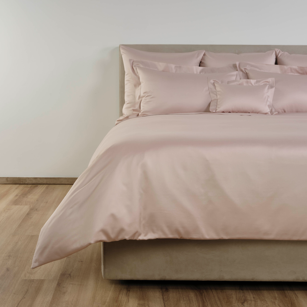 Corner of Full Bed Dressed in Celso de Lemos Secret Bedding Nuage Rose Color