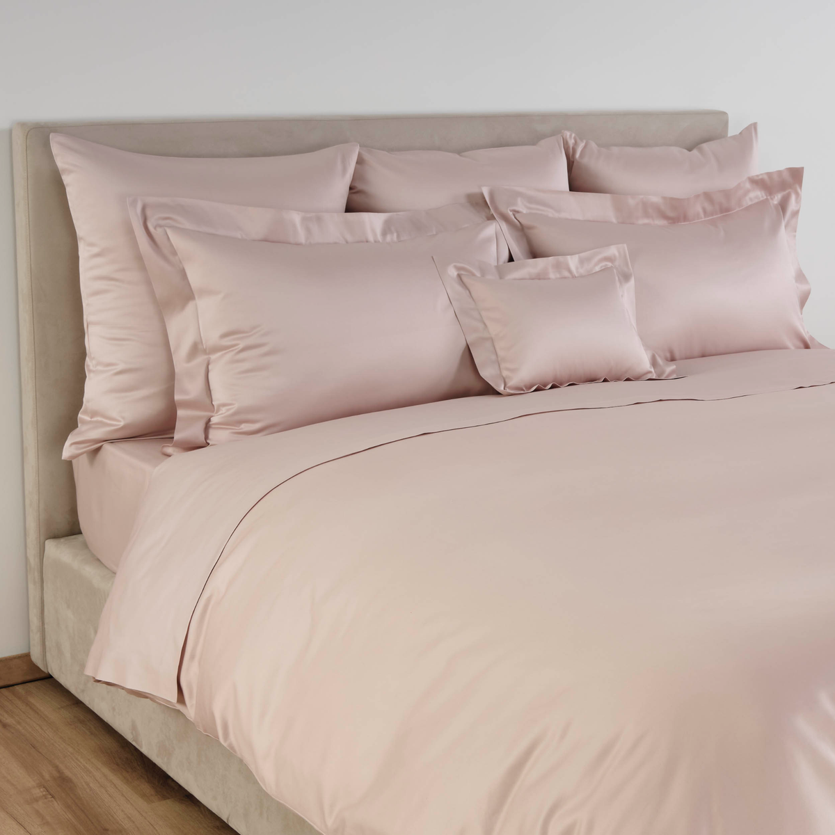 Corner Shot of Full Bed of Celso de Lemos Secret Collection Nuage Rose Color