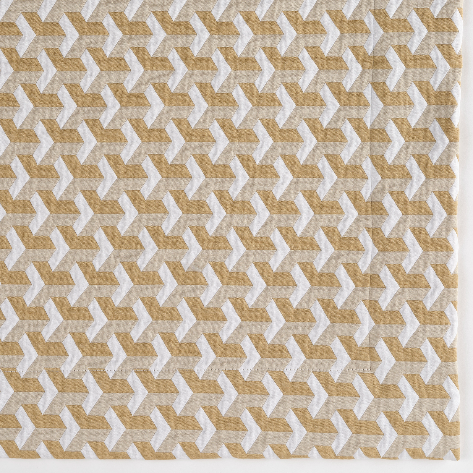 Fine Linen Detail of Celso de Lemos Tea Collection in Miel Color