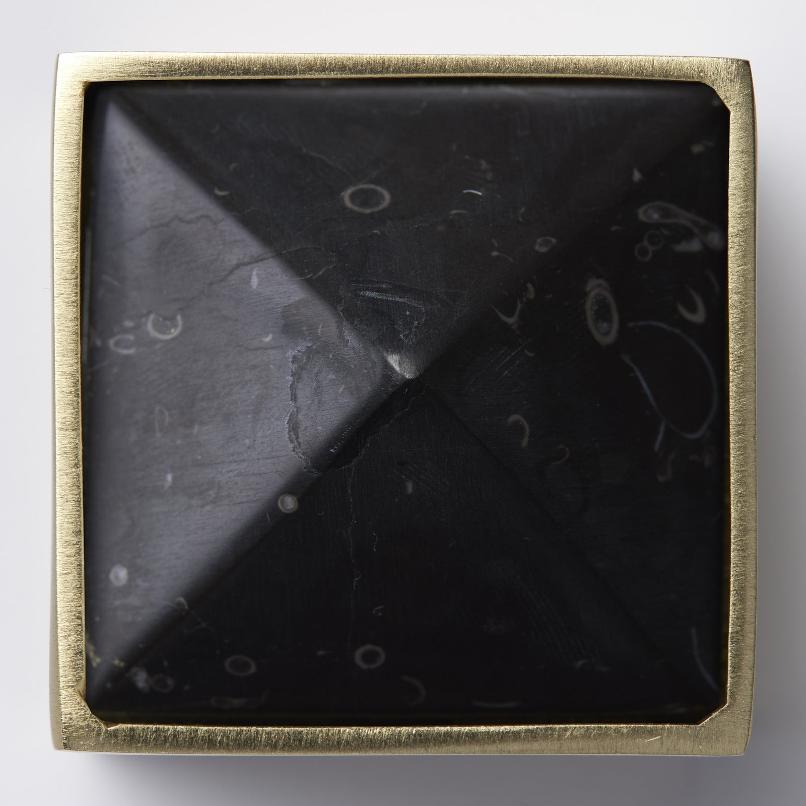 Clear Image of Sferra Cestia Napkin Rings in Gold/Black Accent