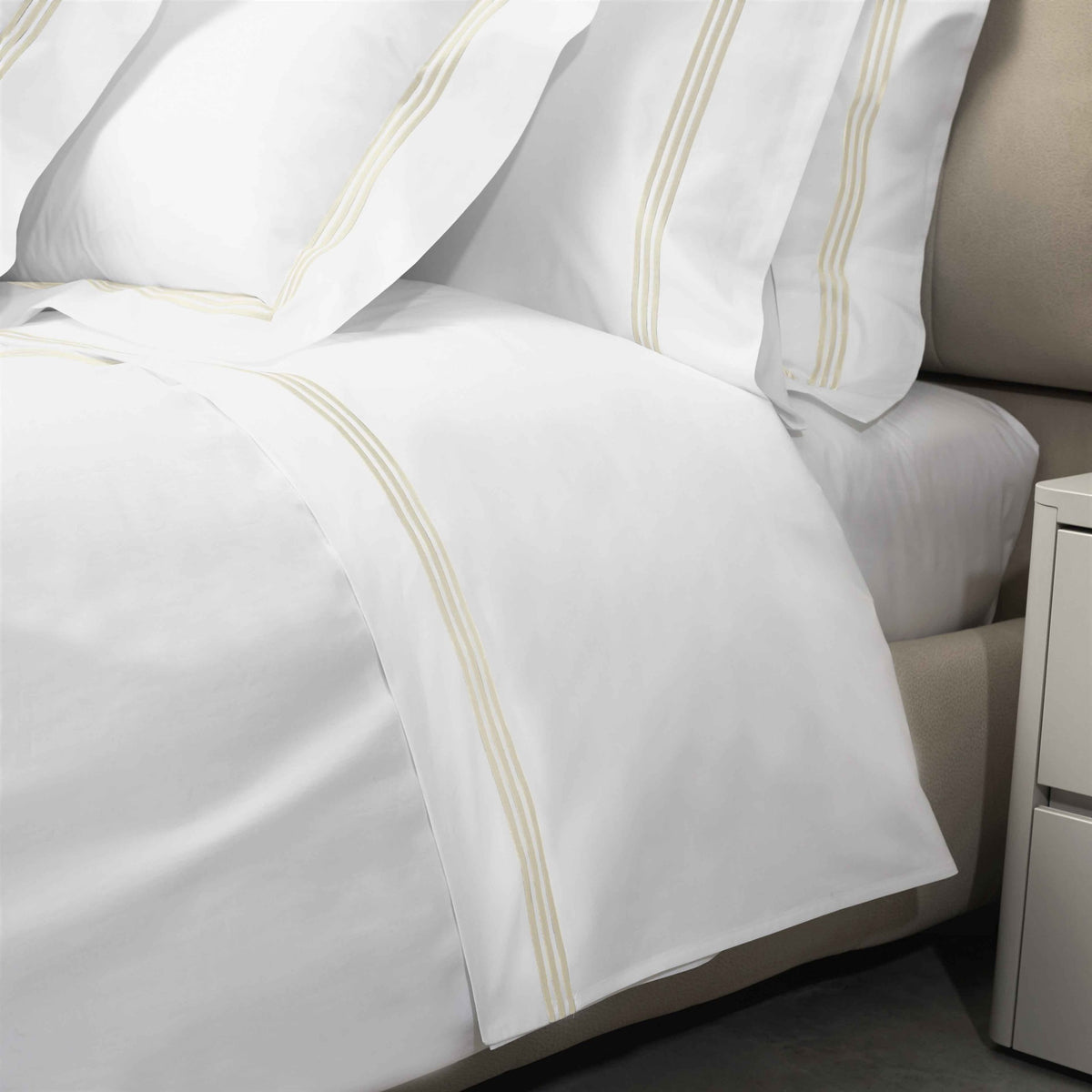 Closeup View of Signoria Platinum Percale Bedding in White/Ivory Color