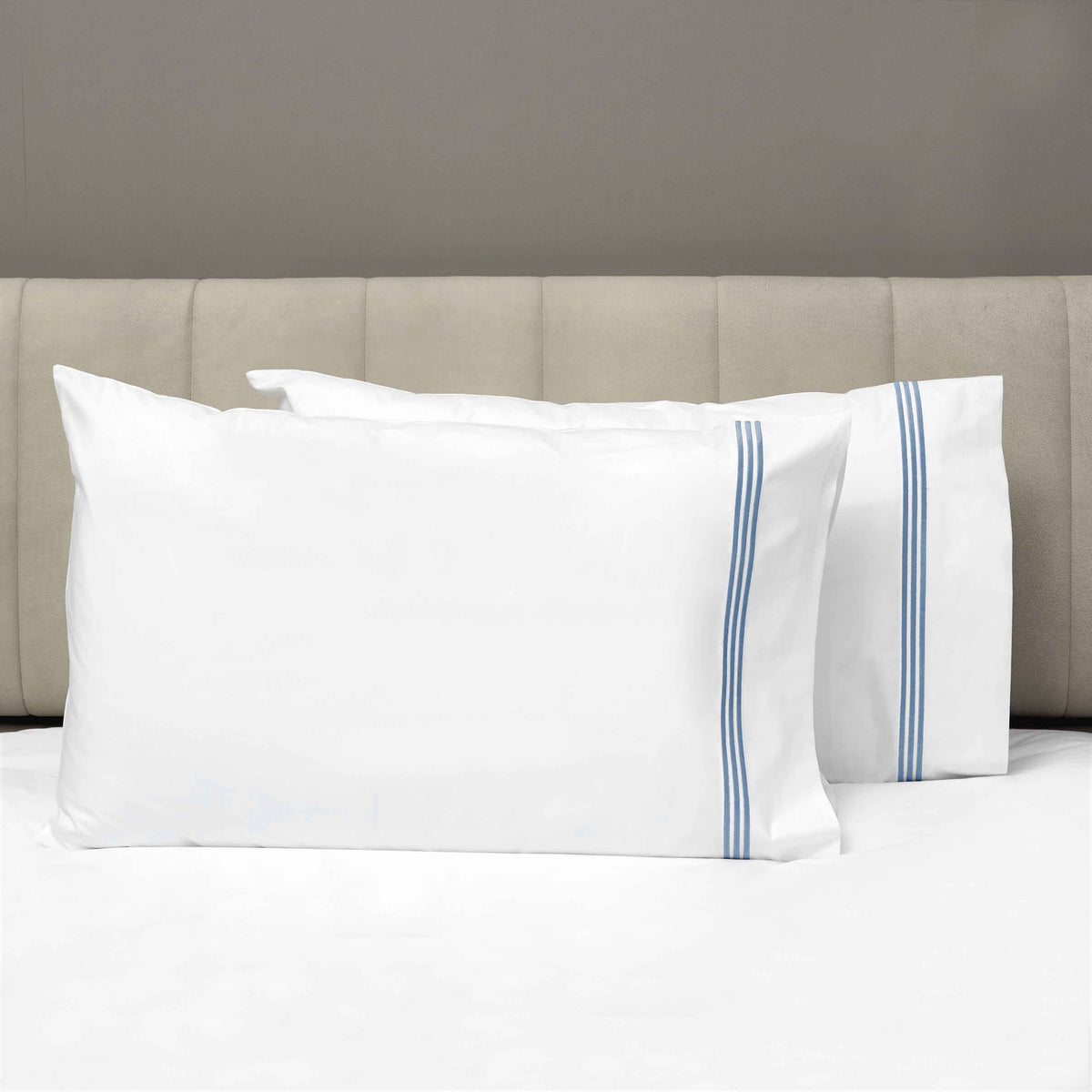 Pair of Pillowcases of Signoria Platinum Percale Bedding in White/Airforce Blue Color