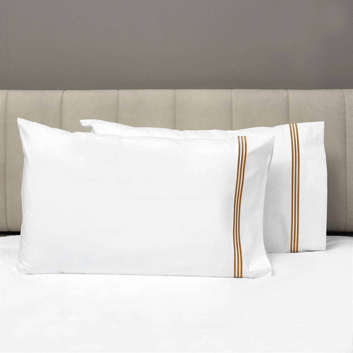 Pair of Pillowcases of Signoria Platinum Percale Bedding in White/Cognac Color