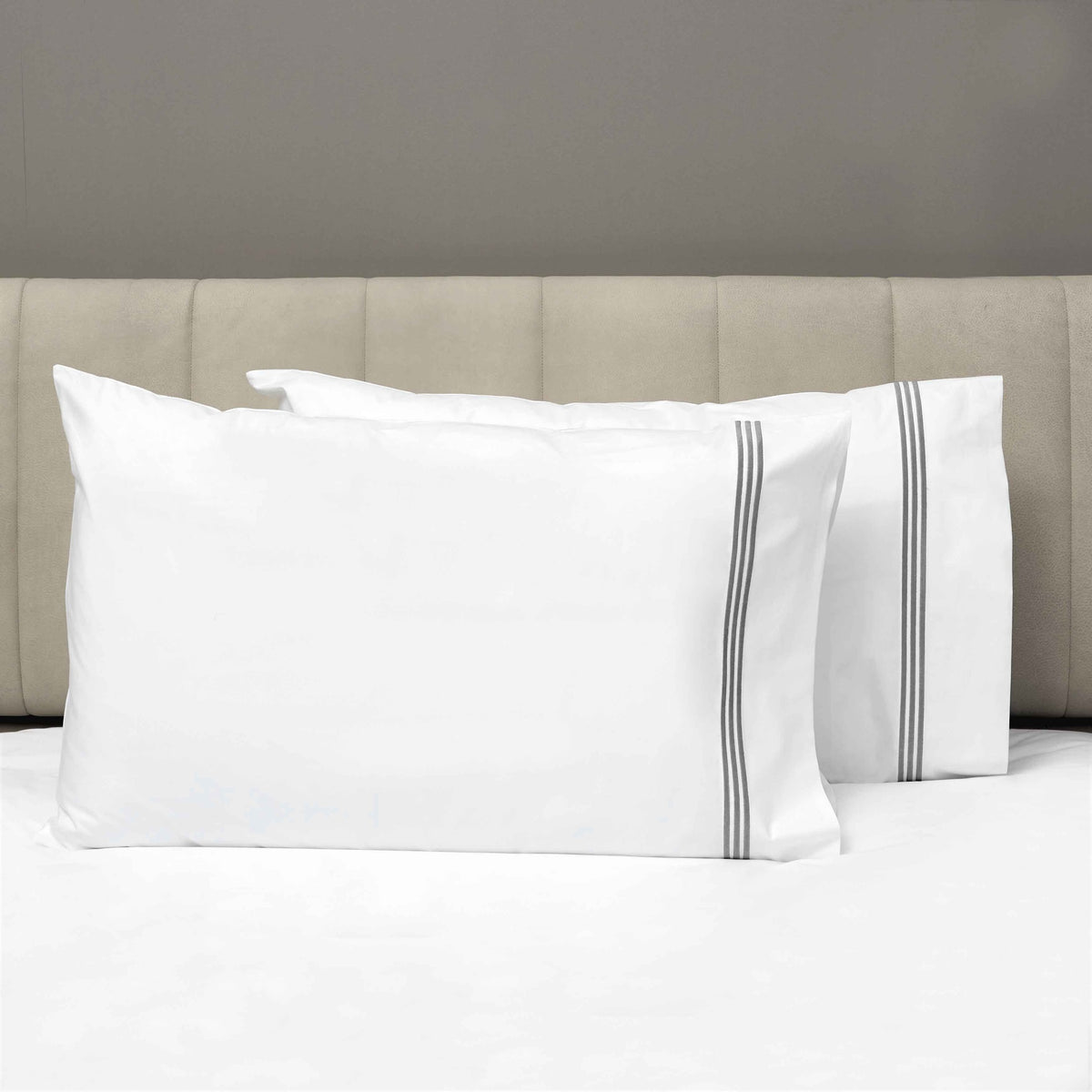 Pair of Pillowcases of Signoria Platinum Percale Bedding in White/Lead Grey Color