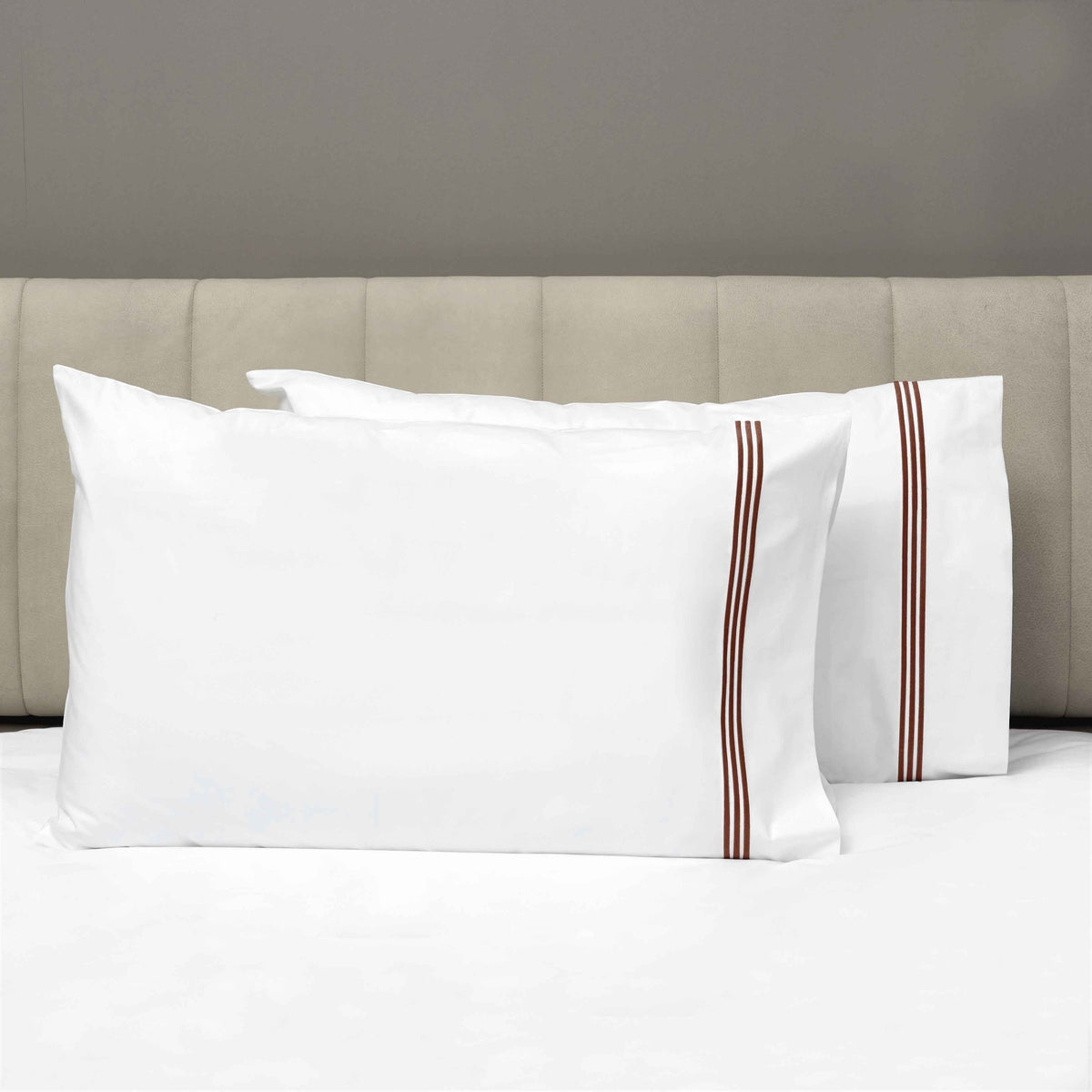Pair of Pillowcases of Signoria Platinum Percale Bedding in White/Plum Color