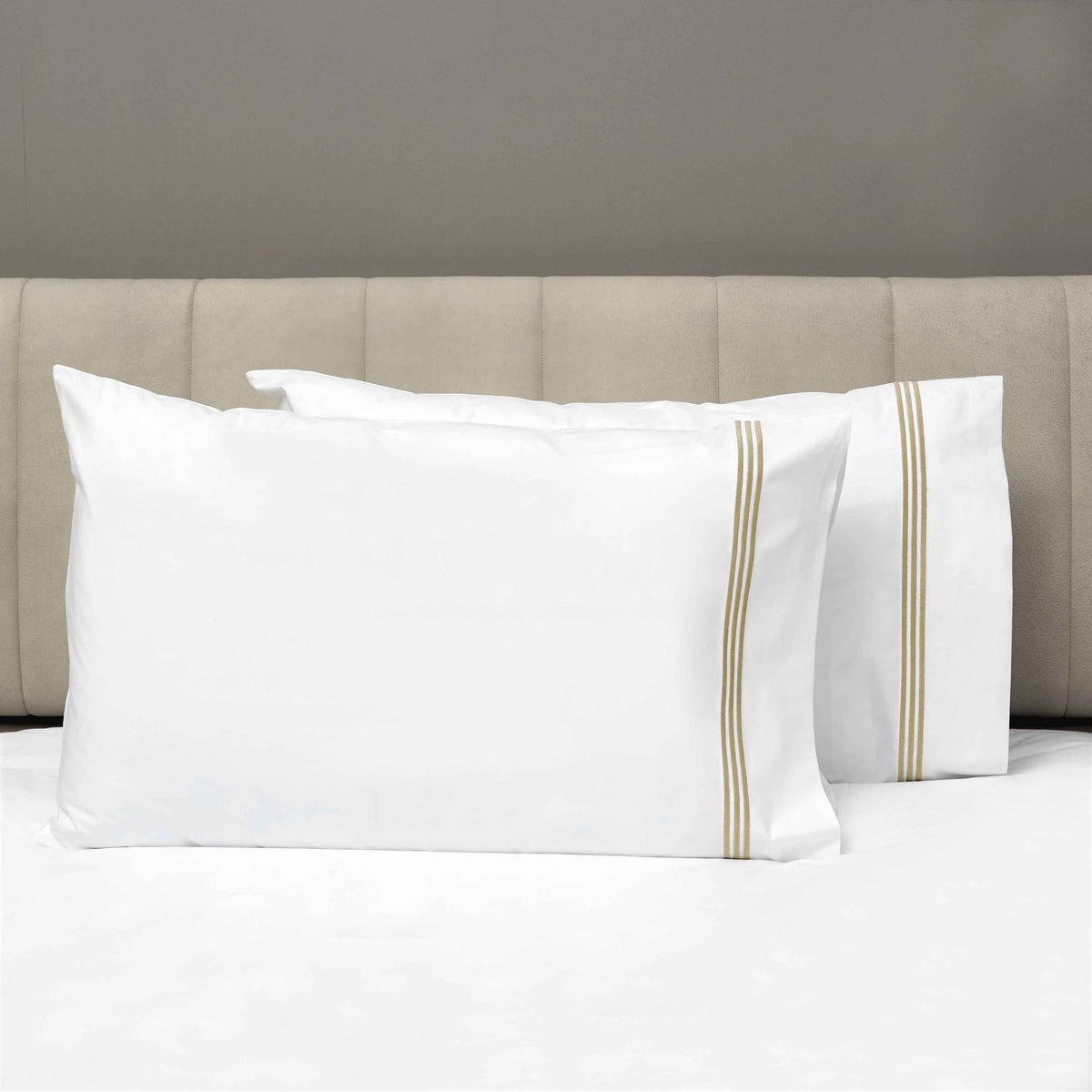 Pair of Pillowcases of Signoria Platinum Percale Bedding in White/Taupe Color