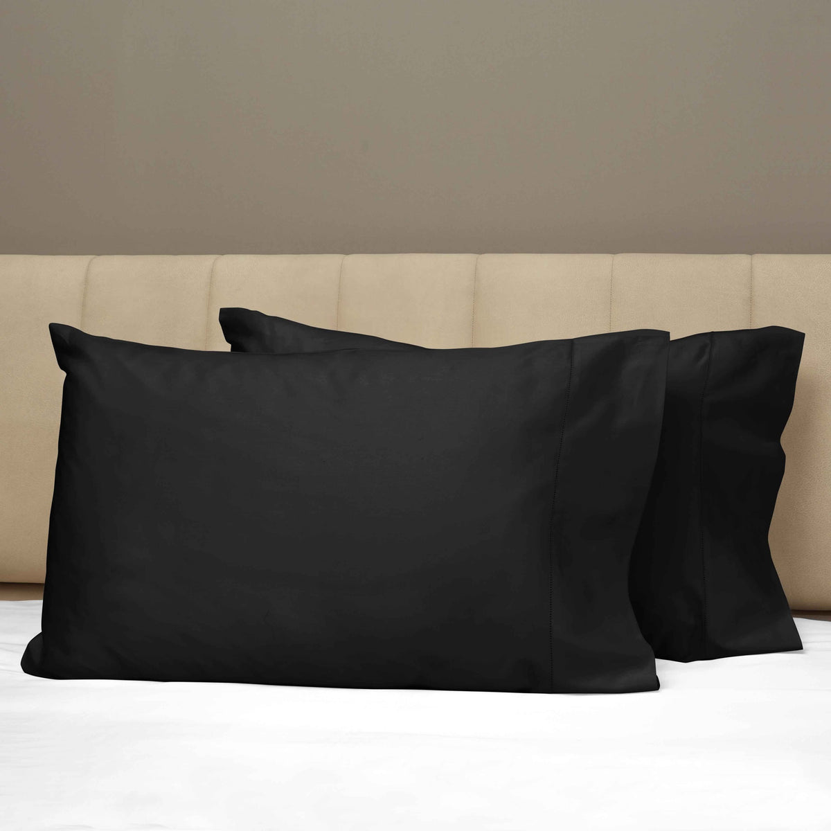 Closeup View of Signoria Raffaello Pillowcases in Black Color