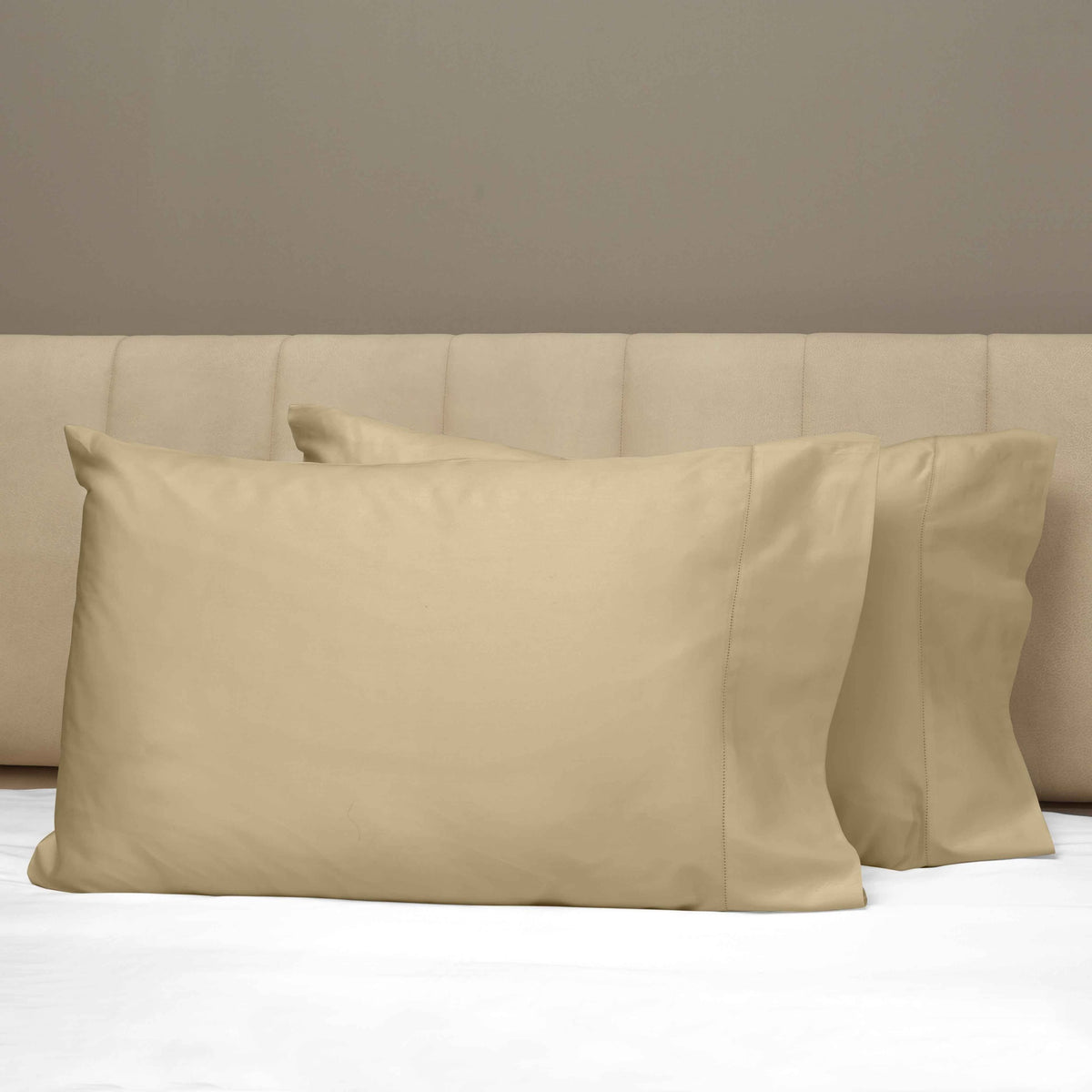 Closeup View of Signoria Raffaello Pillowcases in Coffee Color