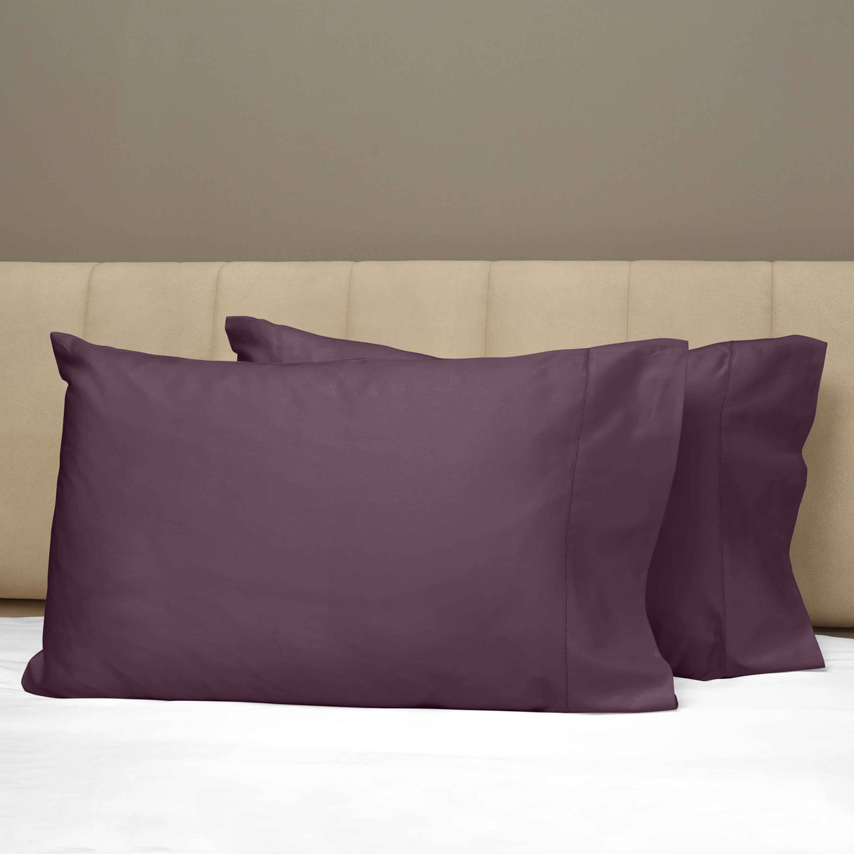 Closeup View of Signoria Raffaello Pillowcases in Plum Color