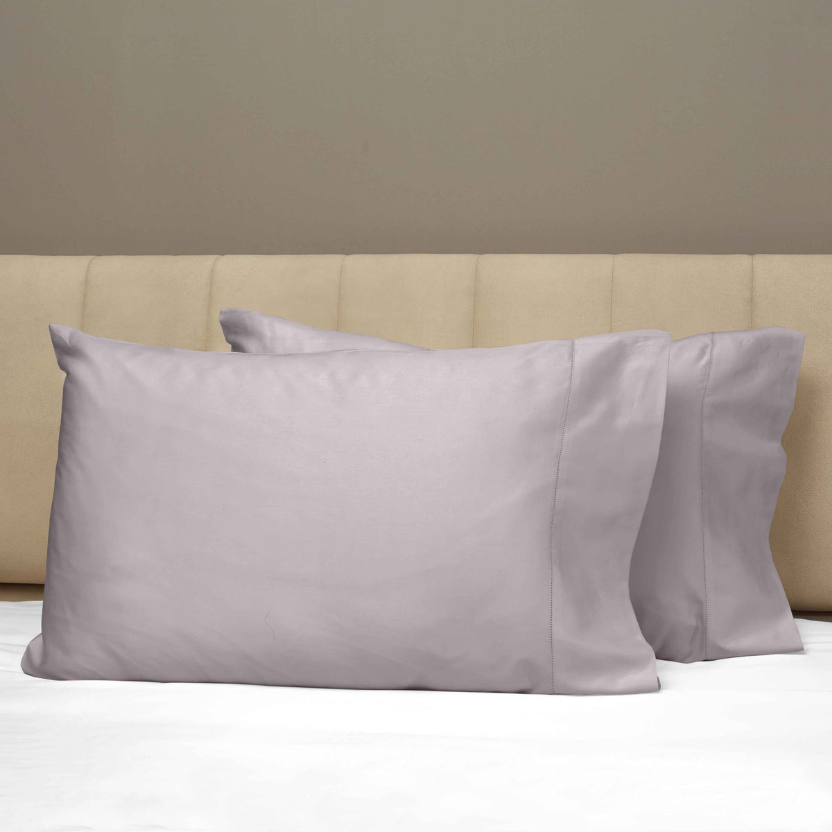 Closeup View of Signoria Raffaello Pillowcases in Thistle Color