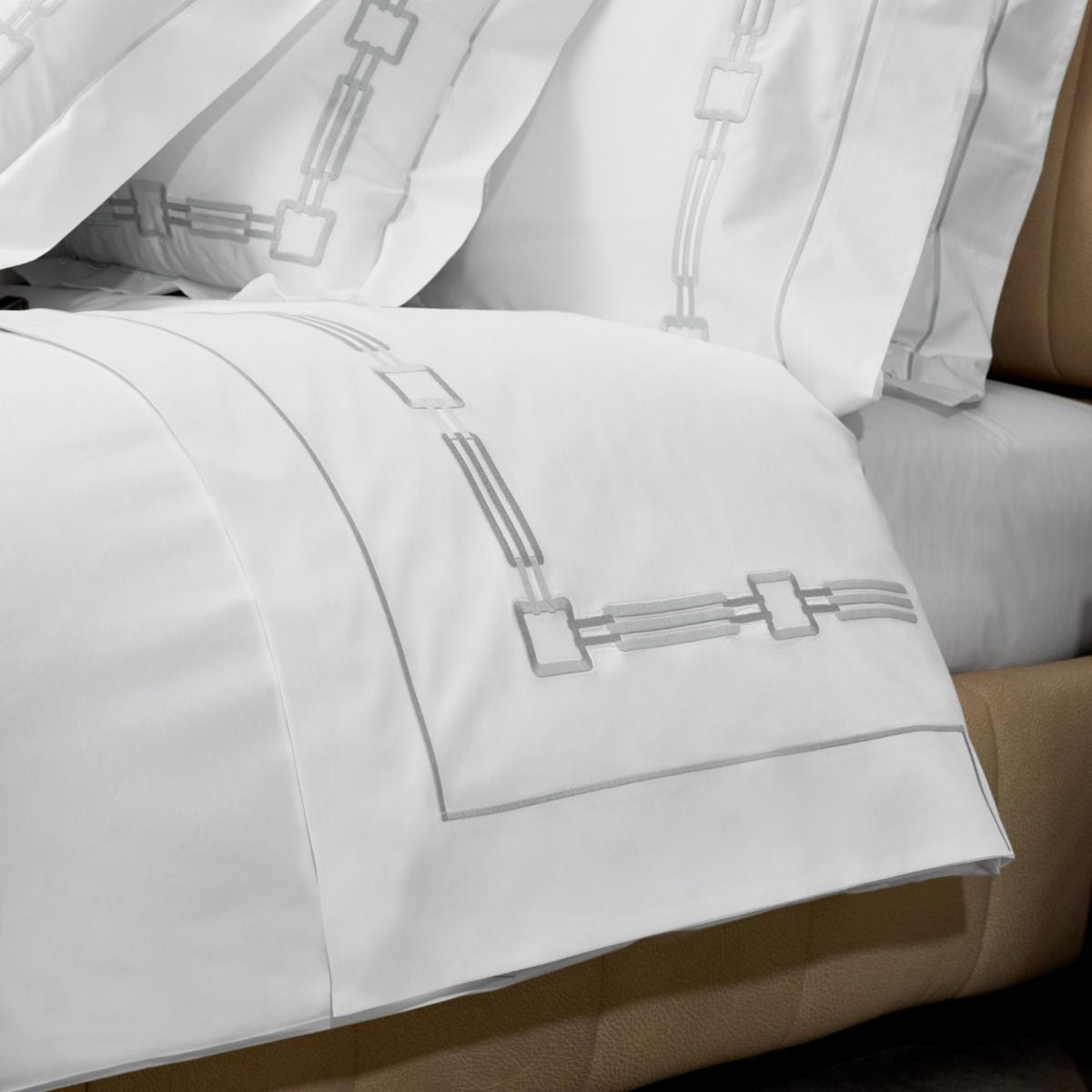 Closeup View of Signoria Retrò Flat Sheet in White Color