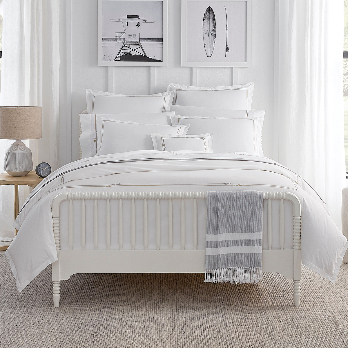 Sferra Squillo Bedding Full Lifestyle Image White/Platinum