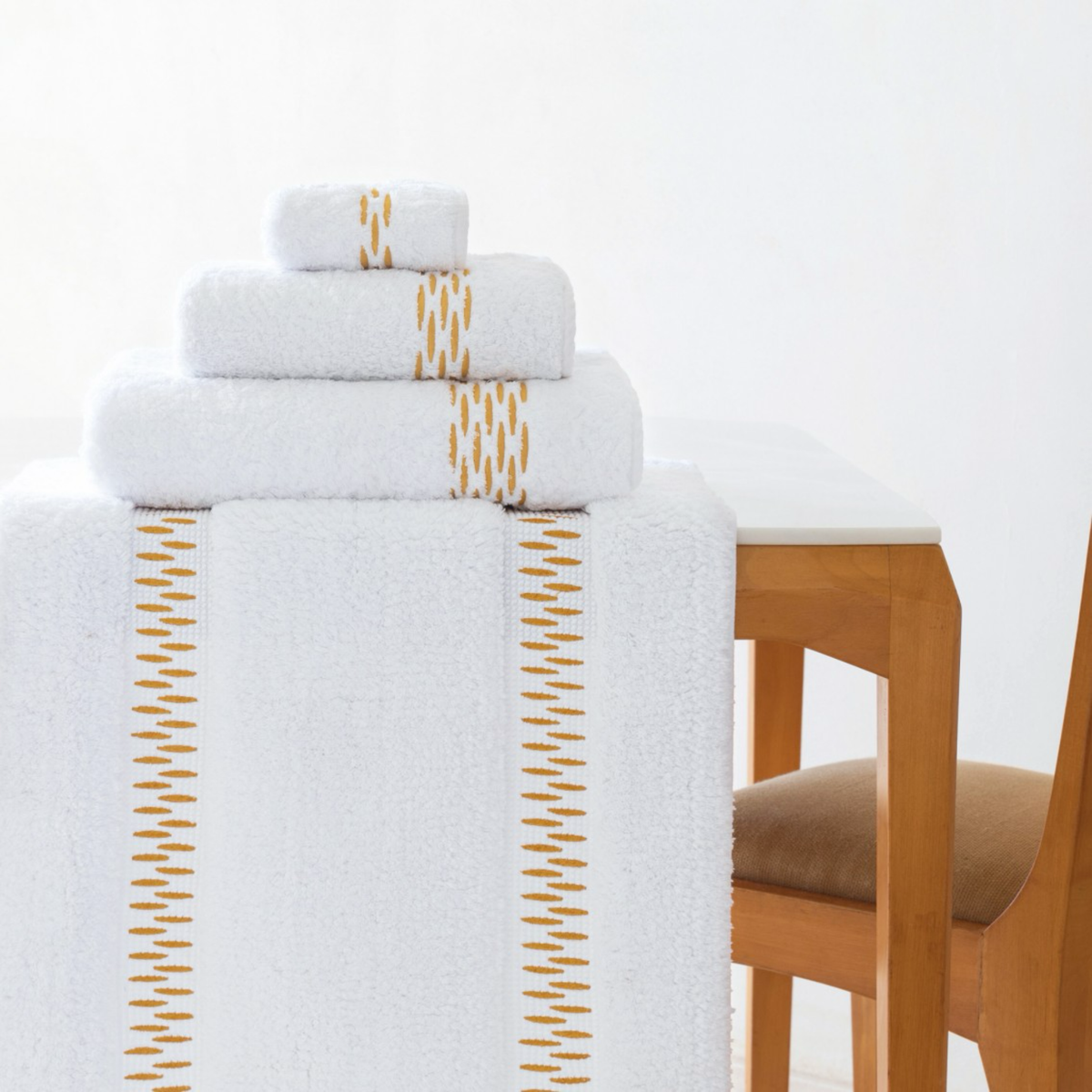 Graccioza Alhambra Bath Linens Towels And Rug Lifestyle Stack