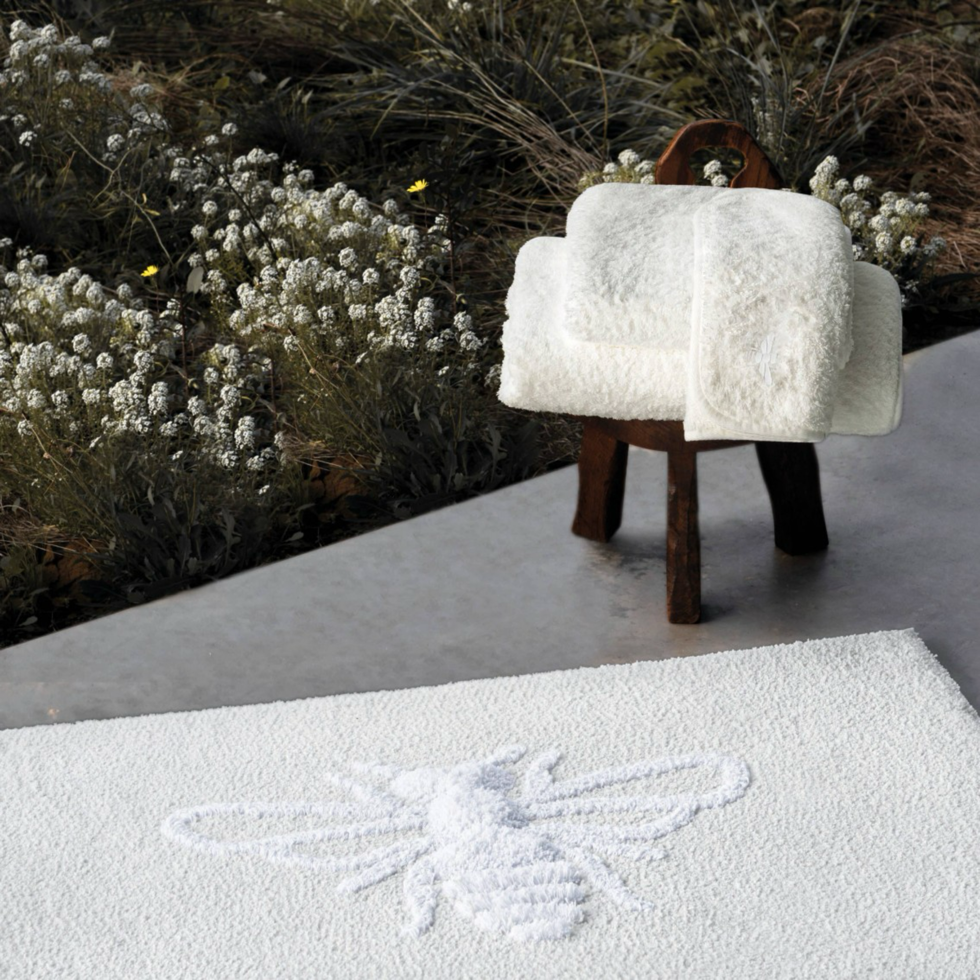 Lifestyle Photo of Graccioza Apiary Bath Towels and Rugs