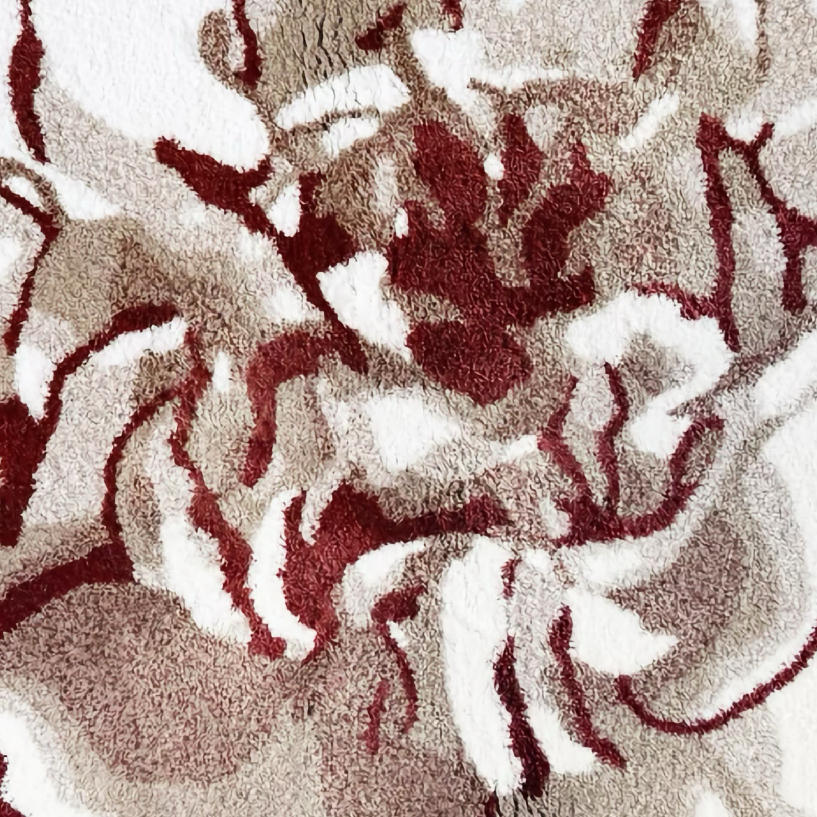 Luxurious bathroom floor with Graccioza Beau Bath Rug