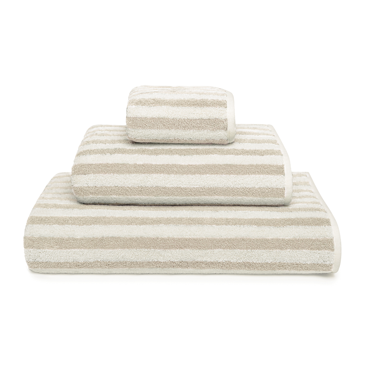 Stack of Graccioza Douro Bath Towels in Fog and Snow colors