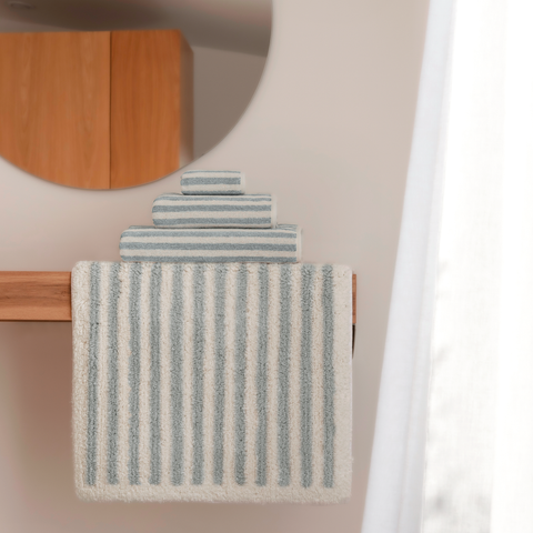 Graccioza Douro Bath Towels and Rugs - Sea Mist/Snow featured image