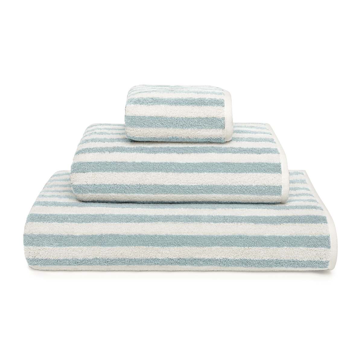 Stack of Graccioza Douro Bath Towels in Sea Mist and Snow colors