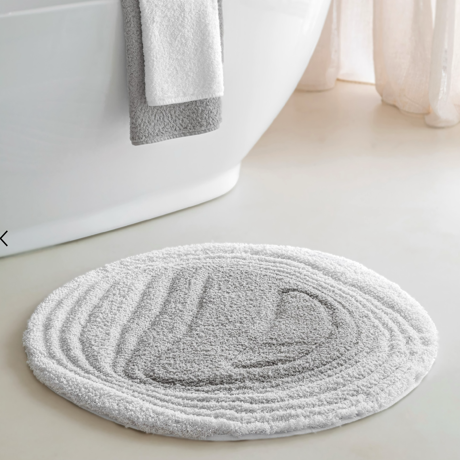 Graccioza Ivy Bath Rug in bathroom floor