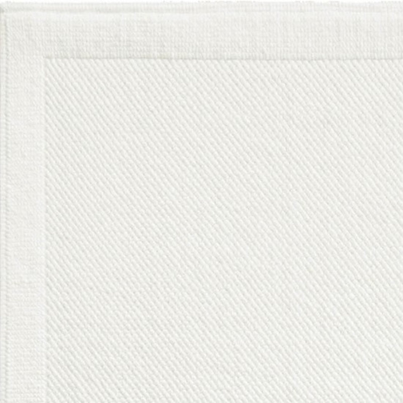 Folded Graccioza Pearls Bath Towels in White Color