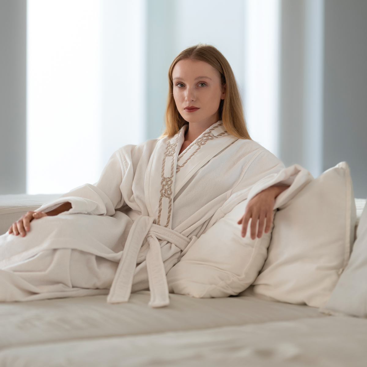 Model wearing a Graccioza Velluto Bath Robe