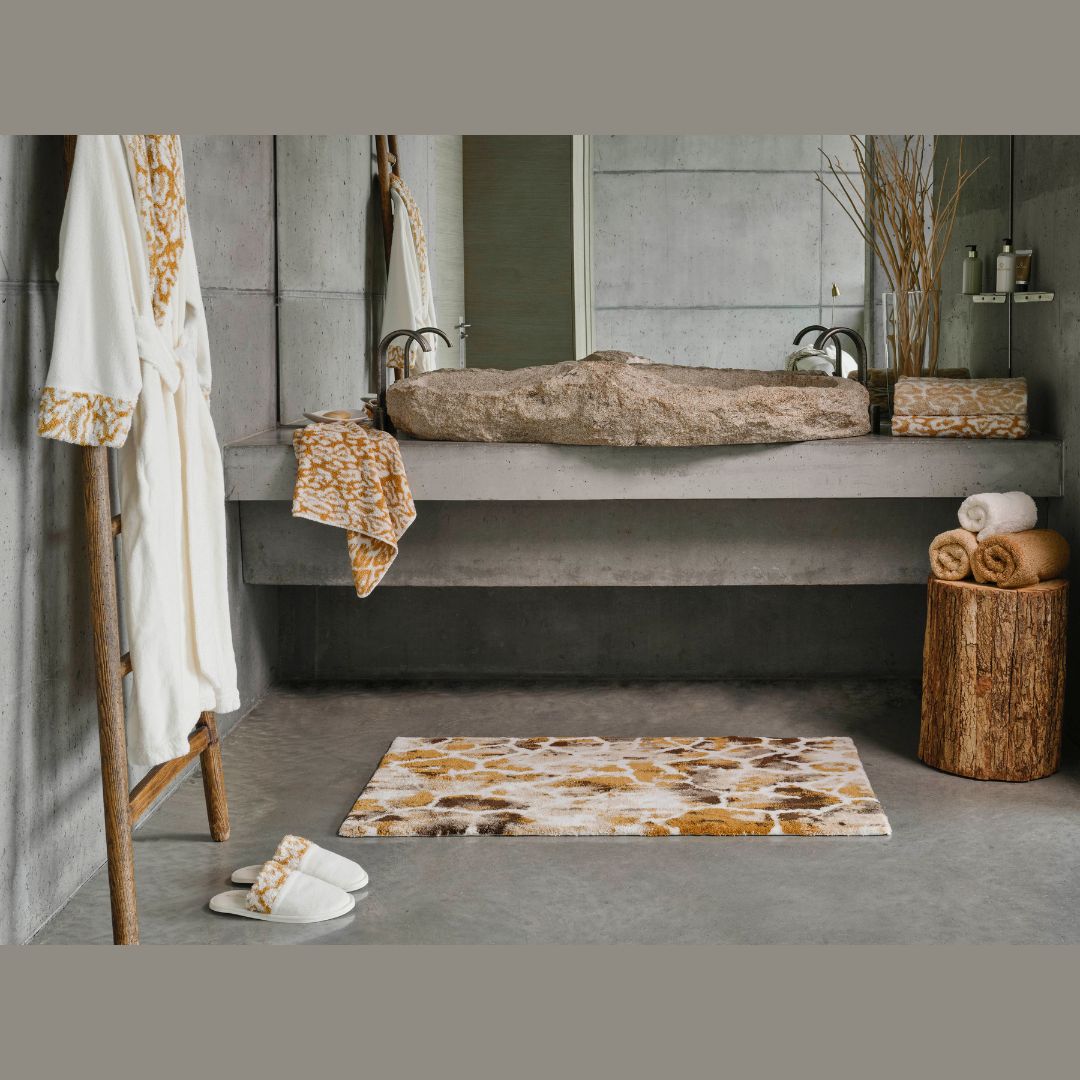Abyss Habidecor Gigi Bath Rug - lifestyle image in a bathroom