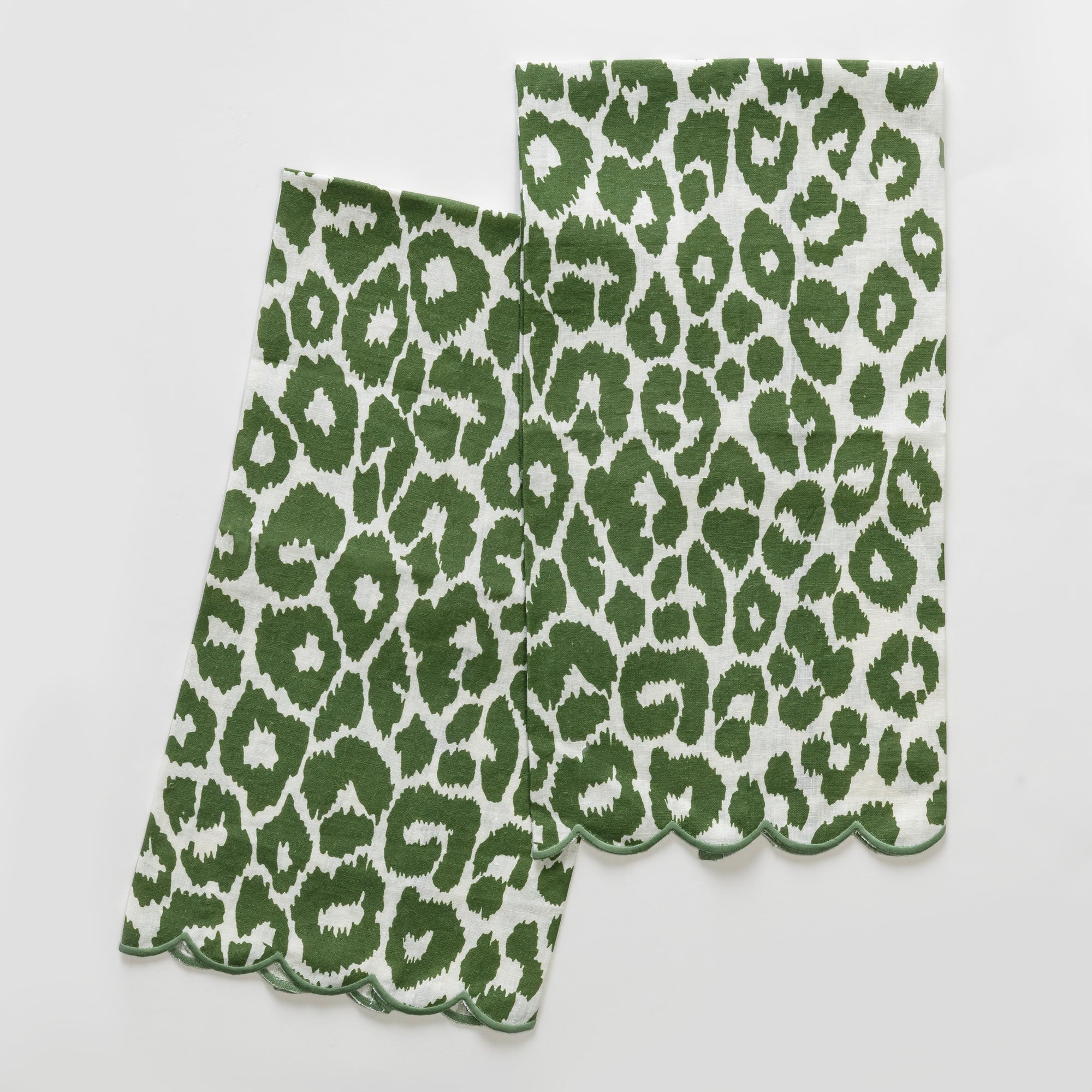 Matouk Schumacher Iconic Leopard Guest Towels in Green